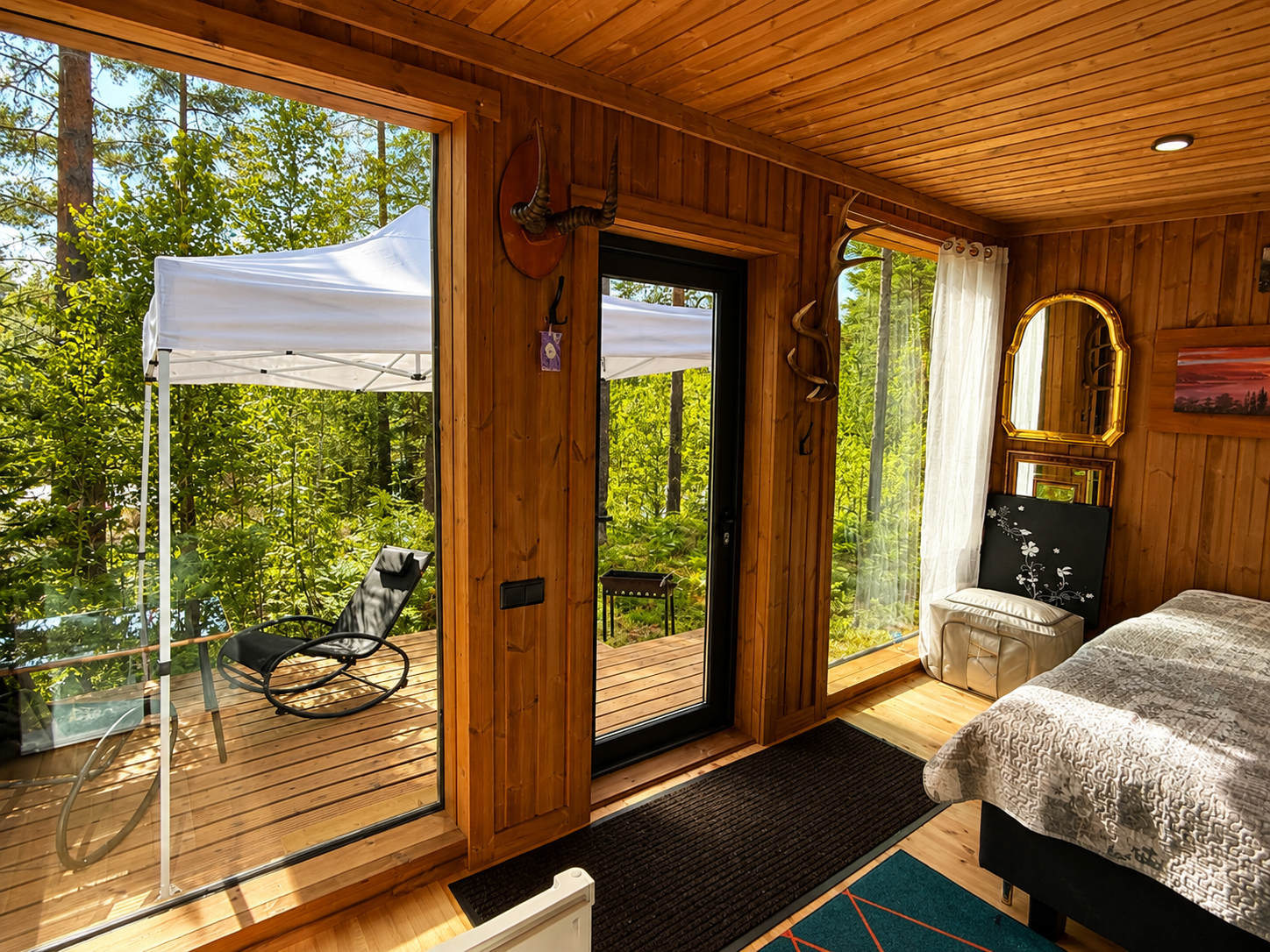 Forest Lodge Hot Tub Lake View Alpaca & Deer Park — 3